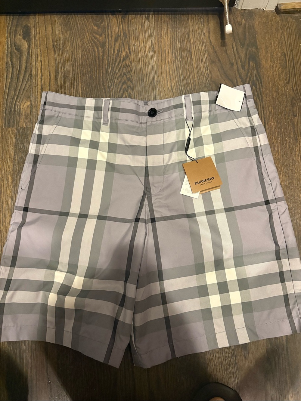 Burberry grey nova check plaid nwt size 42 / 34 waist Shorts